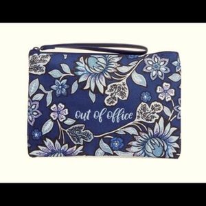 ๐HP ๐Vera Bradley โOut of Officeโ lighten up wristlet